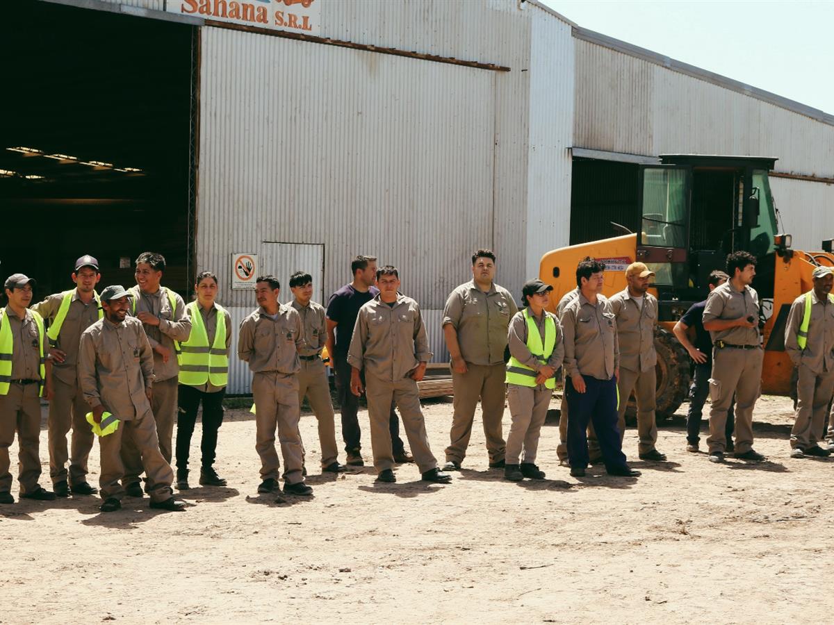 Equipo SAHANA en planta